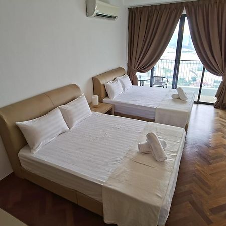 Landmark Stunning High Floor Coast View Studio #Netflix #Fast Wifi Tanjung Tokong Exterior photo