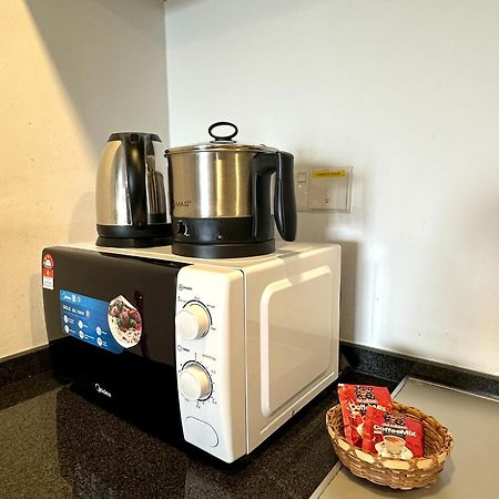 Landmark Stunning High Floor Coast View Studio #Netflix #Fast Wifi Tanjung Tokong Exterior photo